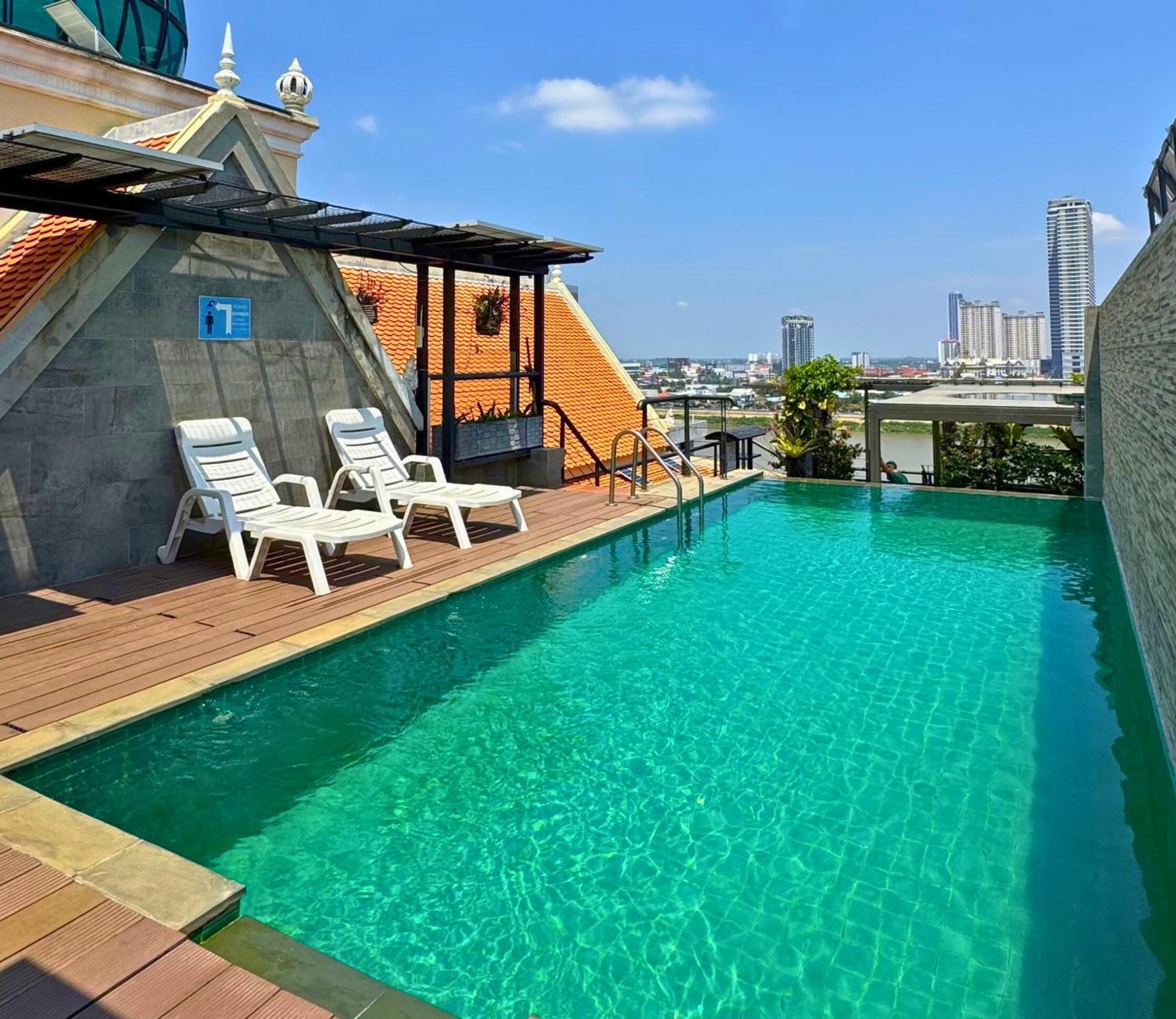 Lcs Hotel & Apartment Phnom Penh Exterior photo