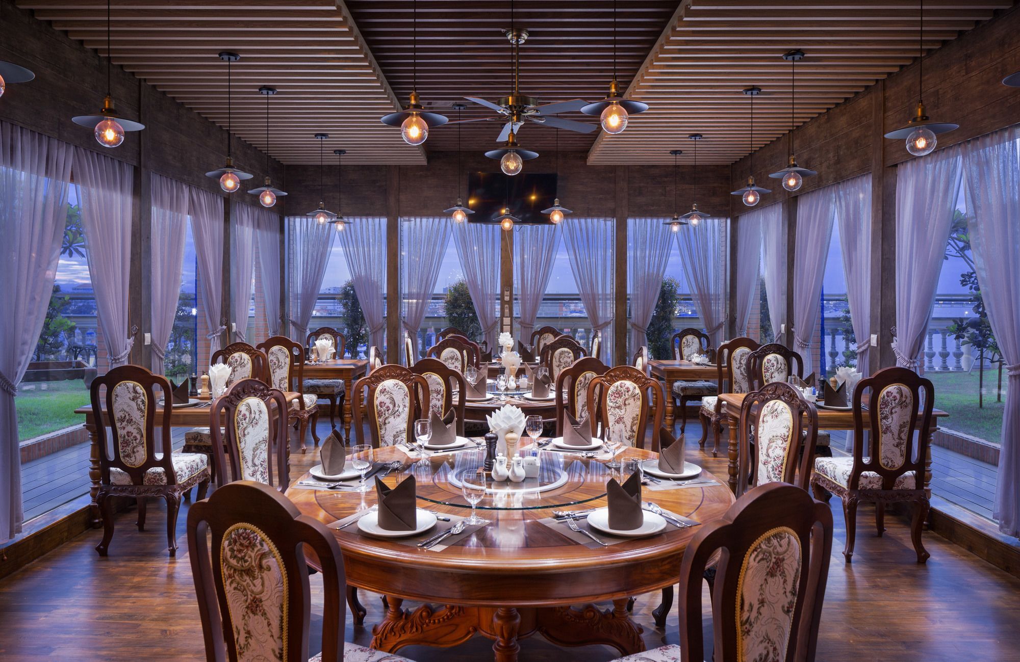 Lcs Hotel & Apartment Phnom Penh Exterior photo