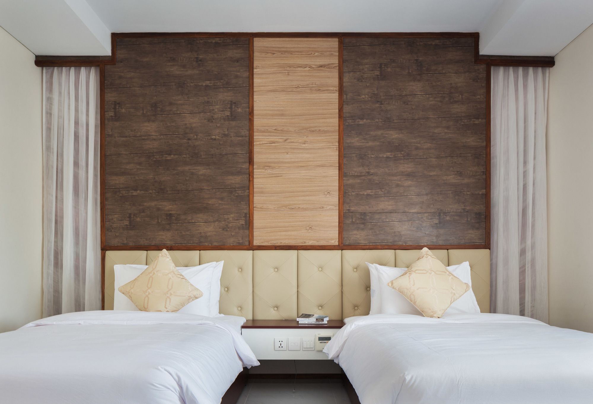 Lcs Hotel & Apartment Phnom Penh Exterior photo