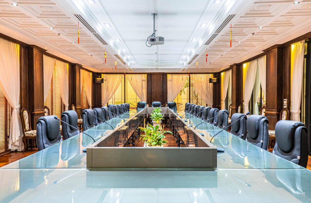 Lcs Hotel & Apartment Phnom Penh Exterior photo